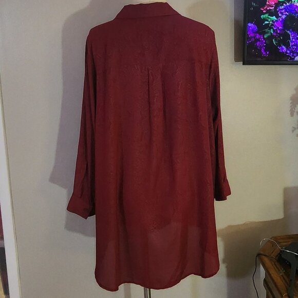 CJ BANKS ANIMAL PRINT BUTTON DOWN - Picture 2 of 5